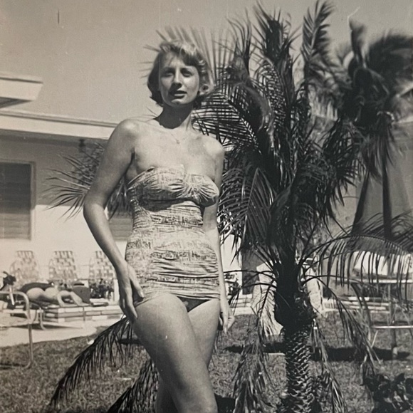 Meet your Posher, Tiffany - Picture 6 of 17